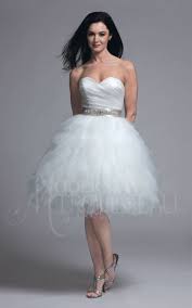 See more of abiti da sposa corti colorati on facebook. Abiti Da Sposa Corti Alla Moda E Pratici Sposalicious