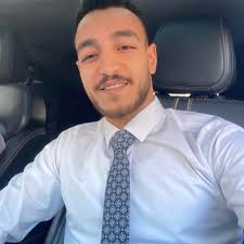 طبعا انتو ابنكو مهندس وبيقبض بالدولار ابنهم👇