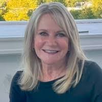 Karen Bohn's Instagram, Twitter & Facebook