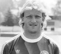 Andreas Bremer's Instagram, Twitter & Facebook