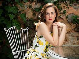 Rena morfi (ρένα μόρφη (σούλη ανατολή)). H Rena Morfh Einai H Gynaika Me Ta Xilia Proswpa