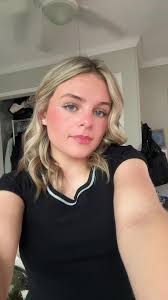 Hannah Jolley Reading Scripture