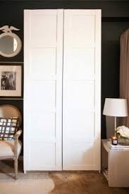 Kapaklı gardırop modelleri modern ve şık tasarımlarıyla her dekorasyona uygun! Dolaplar Pax Ikea 46 Resim Ic Kapi Ve Cerceve Ayna Modelleri Beyaz Kose Dolap