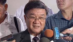 Hala nagtatakip ng tenga un isang congressman s prosecution panel #cjtrial @gmanews. Guevarra Vows To Give Vitaliano Aguirre Ii Fair Shake In Pastillas Probe Abogado