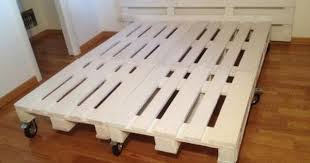 Non devi solo soffermarti all'aspetto estetico, ma pretendi di approfondire il discorso chiedendo al venditore la possibilità di visionare il camper: Costruire Coi Pallet Cerca Con Google Letto Matrimoniale Misure Letto Matrimoniale Arredamento