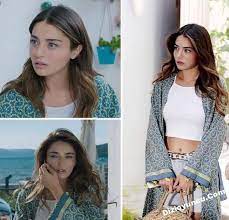 Bölümde giydiği takım markası merveciskoofficial, triko top zara marka. Ada Masali Oyuncularin Giydigi Elbise Ve Kiyafetler Dizi Oyuncu