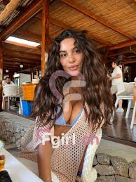 Sofia - Escort à Genève coquine, sexy, discrète