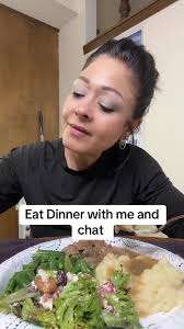 Eat Dinner with me and chat #dinnertime #foodtok #tiktok #fyp #snippyq...