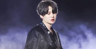 He also uses the stage name agust d in his solo works. Fakta Fakta Suga Bts Sang Rapper Yang Sedang Berulang Tahun Ke 27 Smartphone Digital Infotainment Beepdo Com