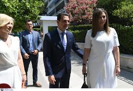 .(γιάννης στάνκογλου), από την απόκτηση της κόρης τους μέχρι και τη μέρα που ο ανδρέας δολοφόνησε την άννα, αλλά και το πώς η μητέρα της σοφία (φιλαρέτη κομνηνού), έμαθε για όλη την. Orkisthke H Nea Kybernhsh Mhtsotakh Deite Oles Tis Dhlwseis Kai Fwtografies Politikh Iefimerida Gr