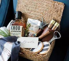 In primarily british usage, it refers to a wicker basket, usually large, that is used for the transport of items, often food. Beda Parcel Dan Hamper Yang Selama Ini Tak Banyak Orang Tahu
