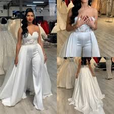 Ein chicer hosenanzug, ein eleganter hosenanzug, ein enganliegender hosenanzug, ein femininer hosenanzug, ein schlichter hosenanzug. Hochzeitsanzuge Frauen Online Grosshandel Vertriebspartner Plus Grosse Hochzeit Anzuge Frauen Online Fa R Verkauf Auf De Dhgate Com