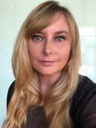 Amanda Barnard's Instagram, Twitter & Facebook