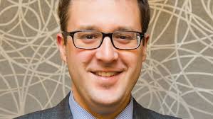 St. Boniface man launches petition to save bilingual QuickCare clinic