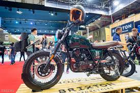 It is available in 3 colors, 1 variants in the malaysia. Need Help To Identify These Bikes