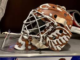 I started to paint and bake, and i got some help from the gingerbread man as well👌🏻. Detroit Red Wings On Twitter Bernier S Holiday Mask For Tonight S Matchup With The Islanders Daveartofficial