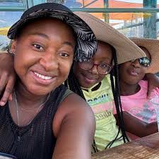 Tena Henderson's Instagram, Twitter & Facebook