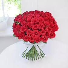 Be it the first, 25th or the 50th anniversary, the charm of this day never fails to overwhelm you and your partner. Happy Wedding Anniversary Flowers Bouquet Happy Anniversary Roses Online Delivery Bloomsvilla