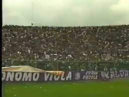 Come sempre, come da tradizione la curva fiesole non ha mancato l'appuntamento: Fiorentina Juventus Coreografia Curva Fiesole 6 Aprile 1991 Youtube