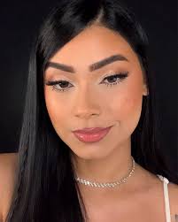 E hoje véspera de natal, que tem uma maquiagem linda para curtir esse  momento especial com a família e amigos? Nossa musa dos tutoriais @amvihs  trouxe de inspiração uma maquiagem super elegante