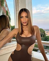 Elodie Di Patrizi - Free pics, galleries & more at Babepedia