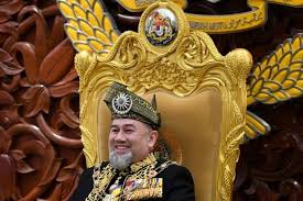 He was proclaimed ruler in september 2010, succeeding his father, sultan ismail petra , who is considered incapacitated by illness. Dikenal Dekat Dengan Rakyat Ini 7 Hal Tentang Sultan Muhammad V Halaman All Kompas Com