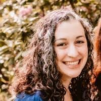 Elizabeth Sieber's Instagram, Twitter & Facebook