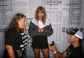 They Walk Into The Meet And Greet And He Says We Met 5 Years Ago At The Red Tour And Then Taylor Swift Jokes Taylor Swift Taylor Swift Facts