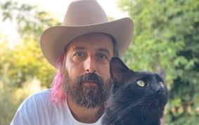 David Ivar's Instagram, Twitter & Facebook