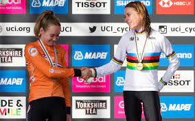 Tim de waele / getty images annemiek van vleuten, the dutch team, and the rest of the main group did not realise that kiesenhofer was up the road. Dutchwoman Annemiek Van Vleuten Produces Stunning Solo Ride To Clinch First World Road Race Title