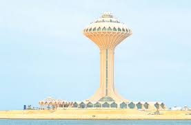 إطلالة فريدة للبرج على الكورنيش الشمالي لمدينة الخبر
