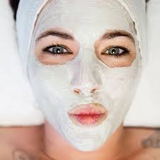 Pour Un Teint De Peche Des Joues Roses Et Une Peau Lisse Inutile De Vous Ruiner Piquez Plutot Les Recettes Masque Visage Maison Masque Visage Peau Parfaite