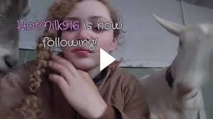 Goat girl is bilingual : r/LivestreamFail