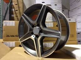 Mercedes Benz C63 Amg Panosundaki Pin