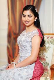 mukesh ambani daughter Isha. | Formal dresses long, Hottest photos, Dark  eyebrows