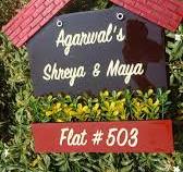 Customized Wood Engraved Professional's Name Board With Plant Vase