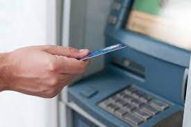 Et d'autre part, un quelconque effet sur le système bancaire est assez d'abord parce que la majorité des cartes bleues ne permettent de retirer qu'une somme limitée d'argent en liquide. Combien Peut On Retirer D Argent Liquide Au Distributeur Automatique