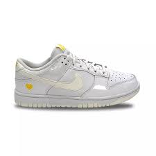 Nike dunk low valentines day yellow heart