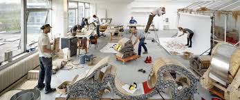 As bones grow, areas exposed to high stress develop the most mass, for strength. About Joris Laarman
