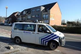 Jun 10, 2021 · politie rukt massaal uit wegens 'lijk' in auto van dries (30): Pin Op Thema Verkeer En Politie