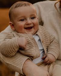 The Bradley Family I took their maternity photos back in May and now I'm  taking their family pics. UGH🥹🥹