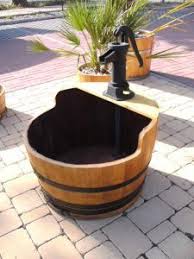 100 Liter Fassbrunnen Fass Regentonne Mit Schwengelpumpe Regentonne Holzhausturen Fass