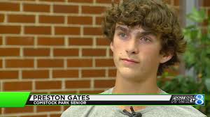 Cancer survivor scores 1st career touchdown for Comstock Park