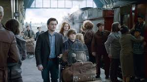 A három jó barát visszatér a roxfortba, hogy felkutassák és elpusztítsák az. Es Azt Tudtad Hogy A Harry Potter Kisfia Albus Epp Ma Kezdi A Roxfortot 24 Hu