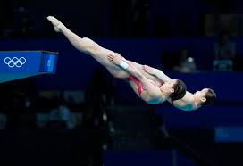 She participated at the 2019 world aquatics championships, winning a gold medal. Bqnwvimlnhaurm