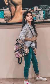 Follow Me Jaasmi Nazee For More Stylish Girls Photos Stylish Girl Images Teenage Girl Photography