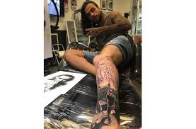 Diogo piçarra homenageia, desta forma, um músico que idolatrava. Uma Tatuagem Brutal A Homenagem De Diogo Picarra A Chester Bennington