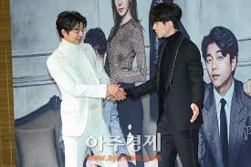 Ini akan menjadi pemunculan bersama gong yoo dan lee dong wook sejak mereka membintangi drama goblin pada 2016. Behind The Scenes Of Korean Drama Goblin See How Close Lee Dong Wook And Gong Yoo Are In Real Life Channel K