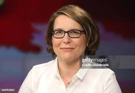 813 Anna Zdf Stock Photos, High-Res Pictures, and Images