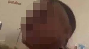 X 上的Daily Mail US：“Police probe shocking video showing female prison guard  having sex with an inmate in a cell at HMP Wandsworth  t.cofyN4zsDVQ9 t.cozgkBe7Bn0P”  X